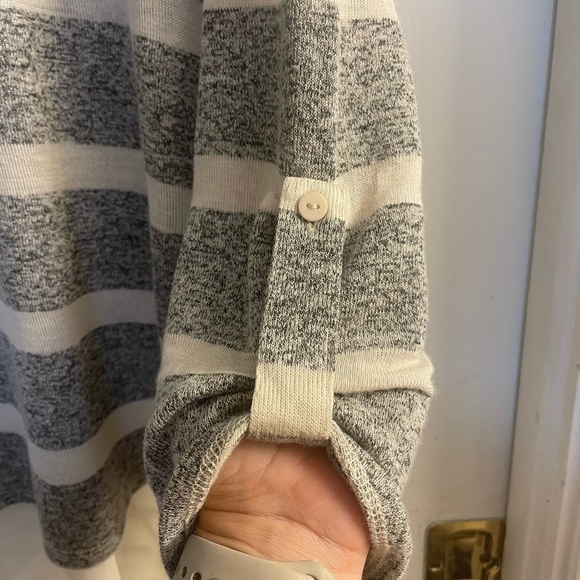 Streetwear Society Size Large summer High-Lo Sweater w/Sheer “Layered” Accent - Picture 3 of 7